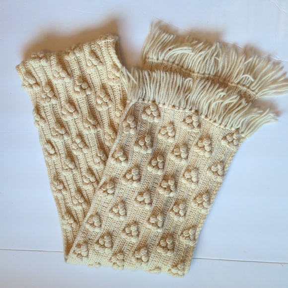 Carraigdonn Handknit Ireland 100% Pure Wool Cream Bauble Fringe Boho Scarf - Picture 1 of 5